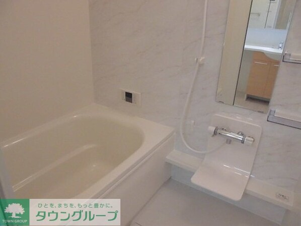 エメラルドグリーンの物件内観写真